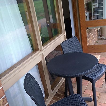 Town & Country Motor Inn Forbes Extérieur photo