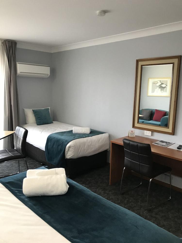 Town & Country Motor Inn Forbes Extérieur photo