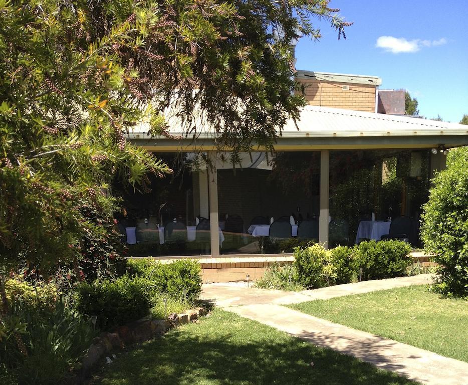 Town & Country Motor Inn Forbes Extérieur photo