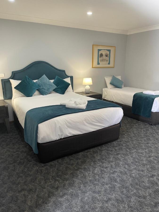 Town & Country Motor Inn Forbes Extérieur photo