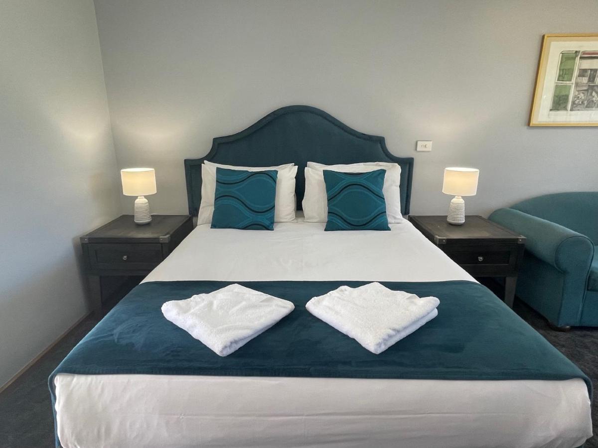 Town & Country Motor Inn Forbes Extérieur photo
