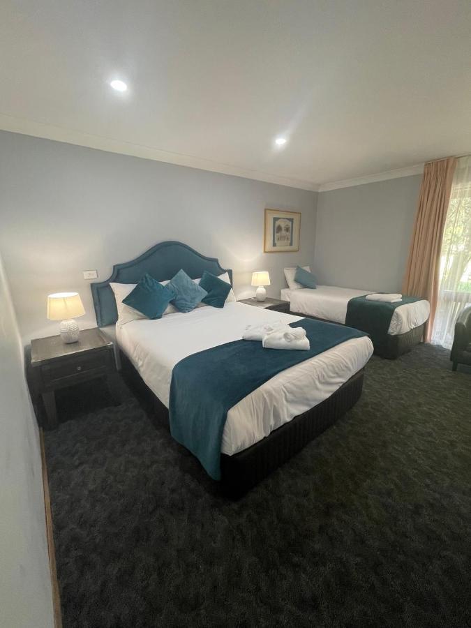 Town & Country Motor Inn Forbes Extérieur photo