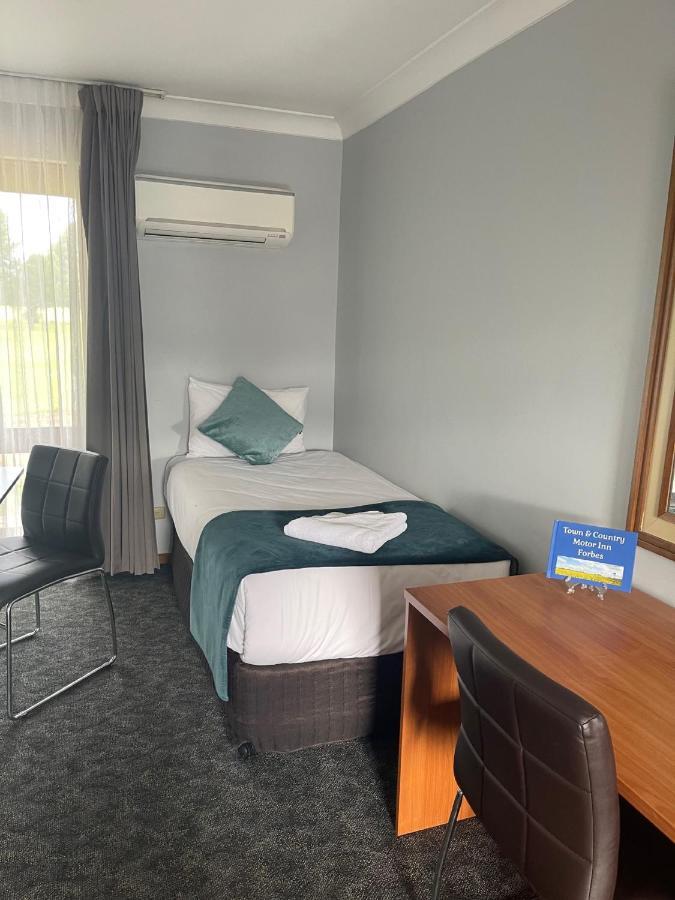Town & Country Motor Inn Forbes Extérieur photo