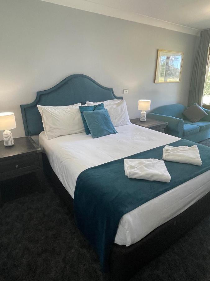 Town & Country Motor Inn Forbes Extérieur photo