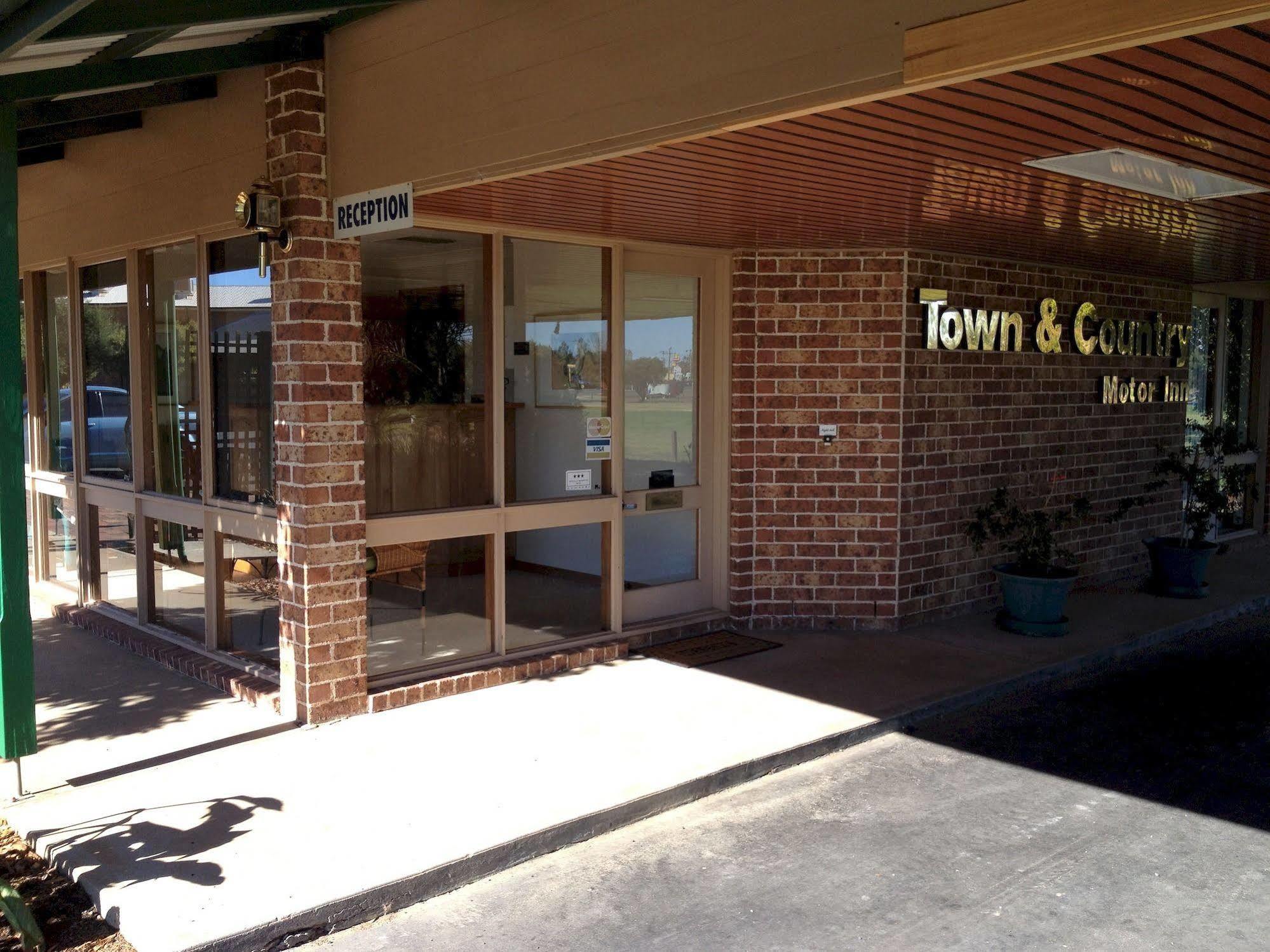 Town & Country Motor Inn Forbes Extérieur photo