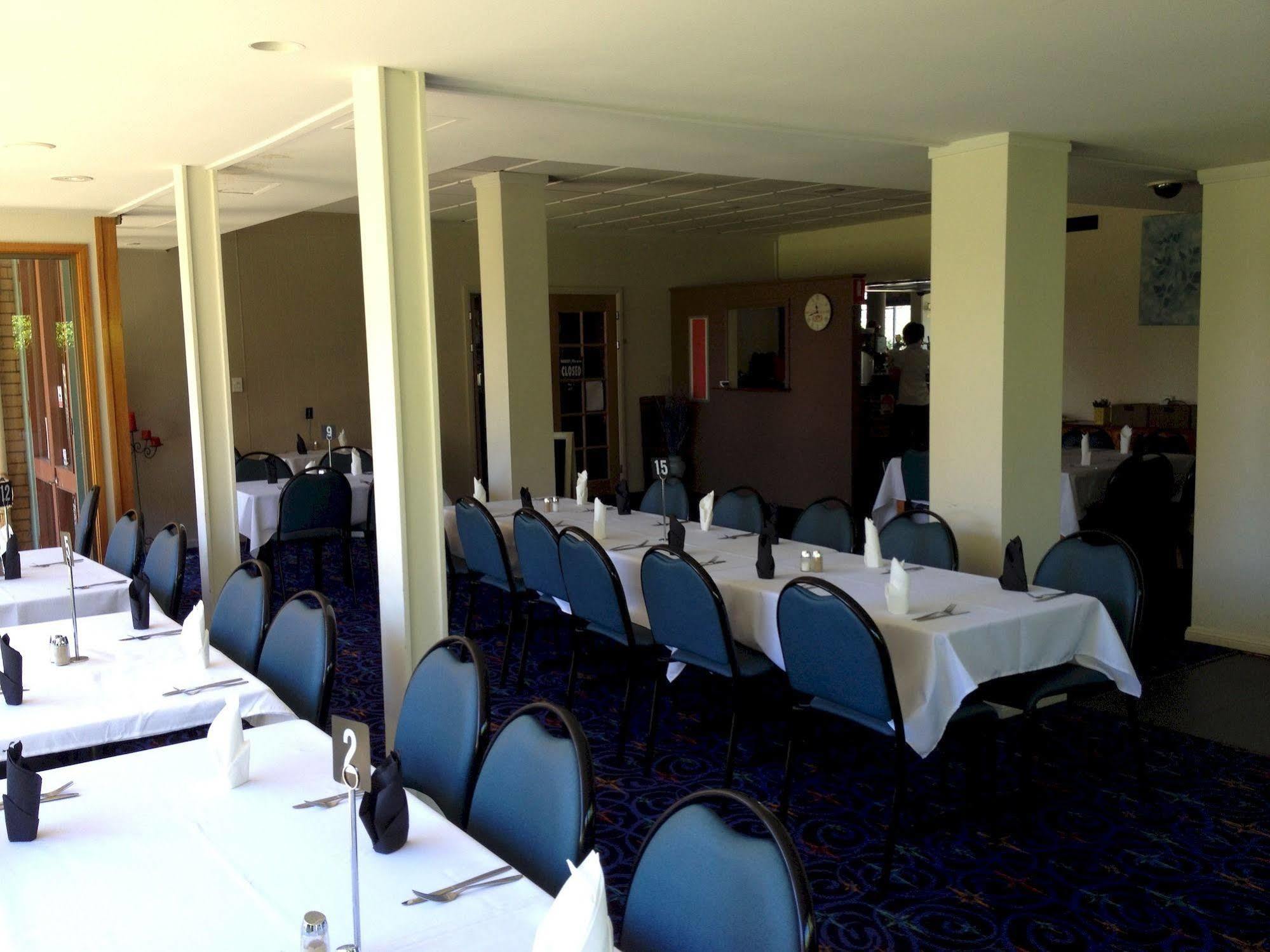 Town & Country Motor Inn Forbes Extérieur photo