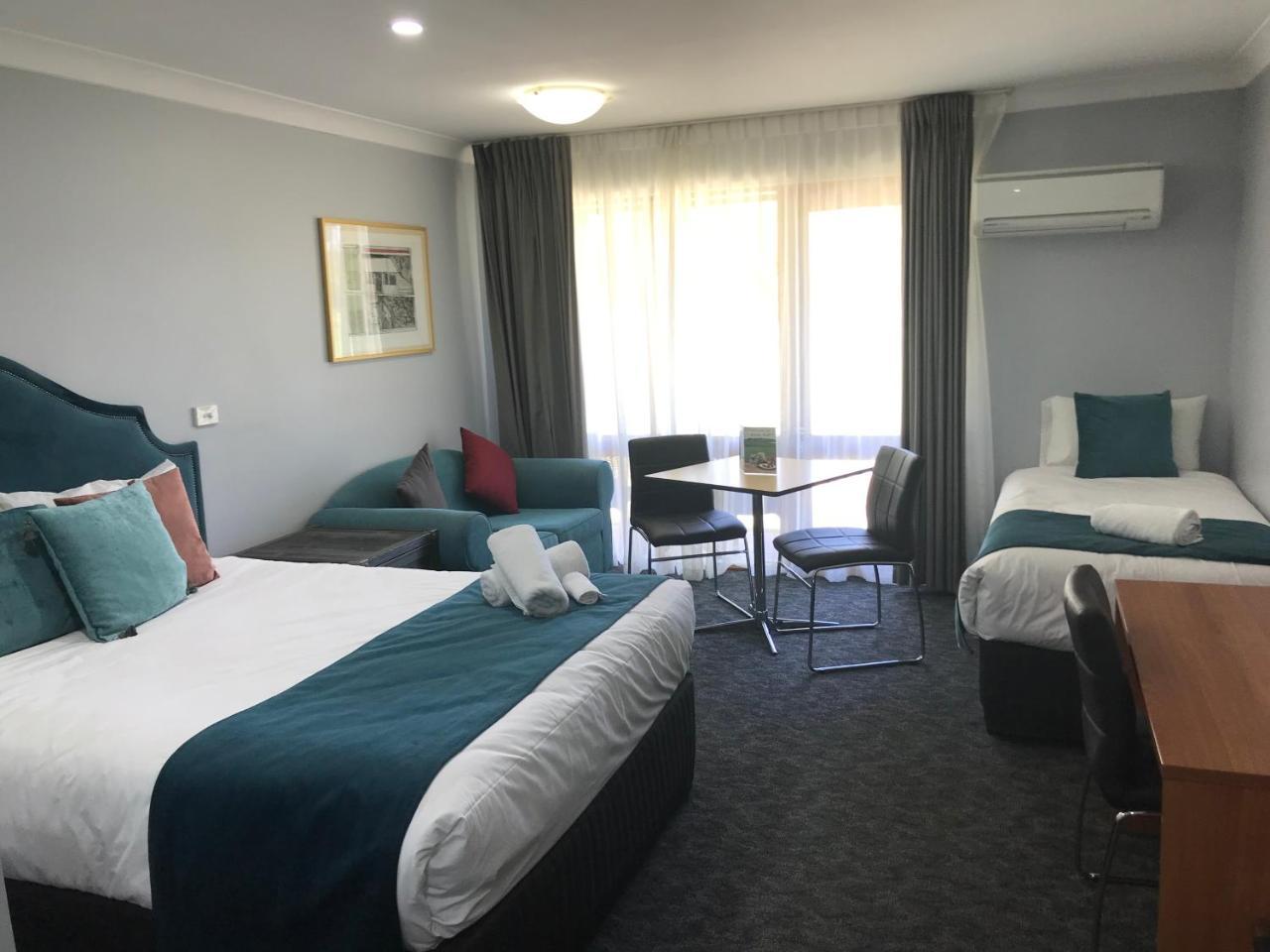 Town & Country Motor Inn Forbes Extérieur photo