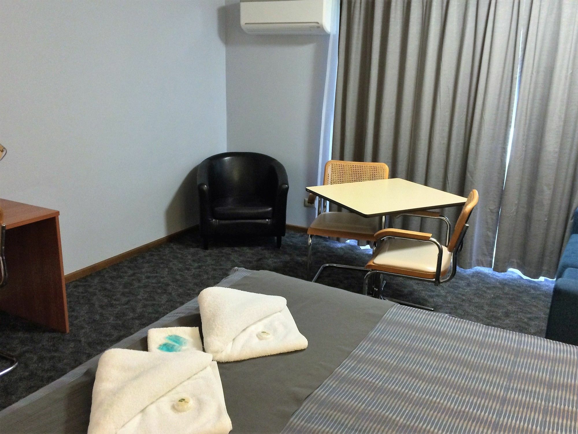 Town & Country Motor Inn Forbes Extérieur photo